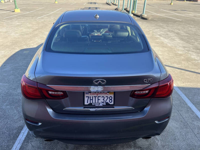 2015 Infiniti Q70 3.7