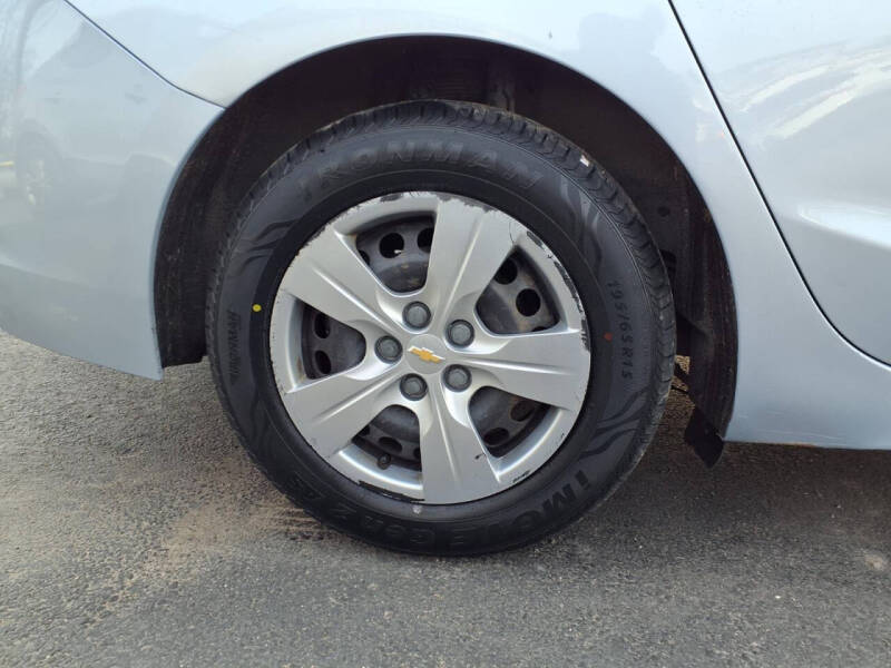 2017 Chevrolet Cruze LS Manual