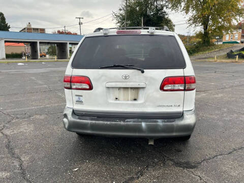 2003 Toyota Sienna