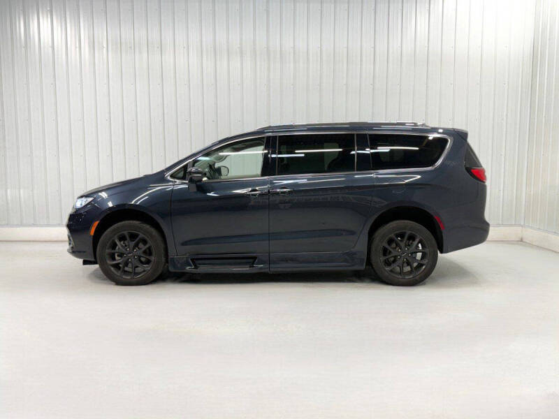 2021 Chrysler Pacifica Touring L