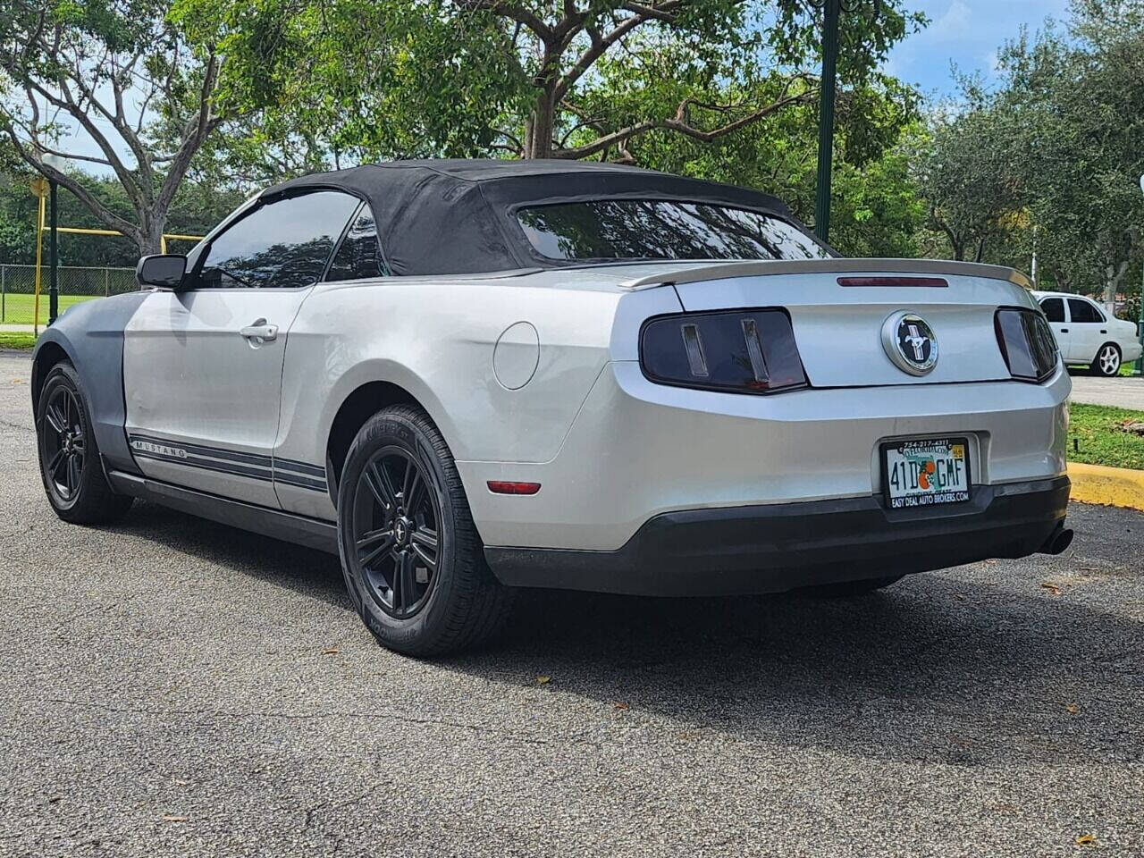 2010 FORD Mustang Convertible - $9,995