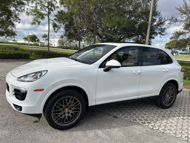 2017 Porsche Cayenne Platinum Edition