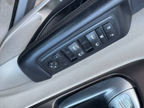 2017 Chrysler Pacifica Touring-L