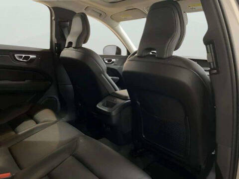 2025 Volvo XC60 B5 Core Dark Theme
