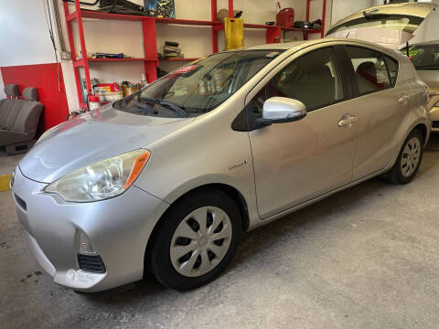 2014 Toyota Prius c Two