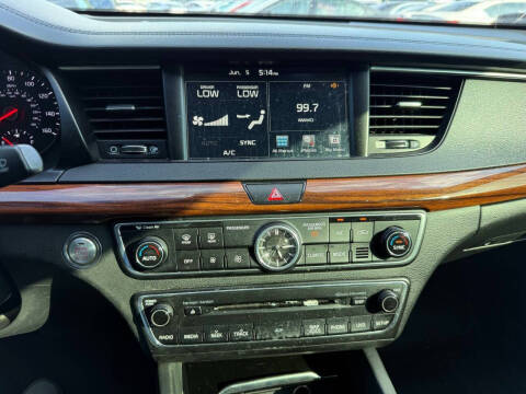 2017 Kia Cadenza Premium