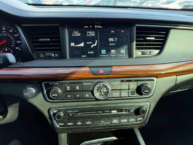 2017 Kia Cadenza Premium