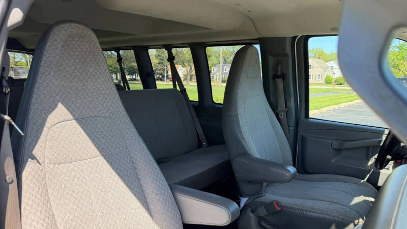 2017 Chevrolet Express LT 3500