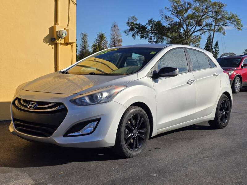 Hyundai Elantra GT's photo