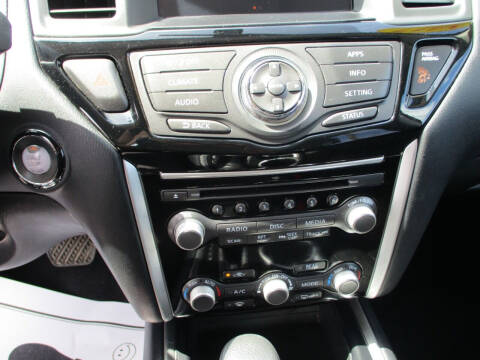 2017 Nissan Pathfinder SL