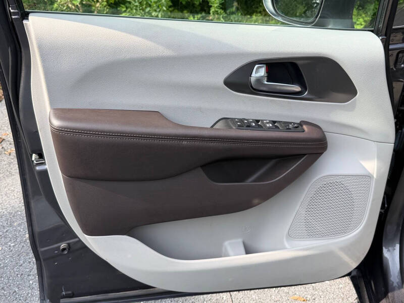 2019 Chrysler Pacifica Touring L