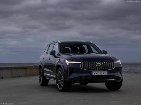 2025 Volvo XC90 B5 Core Bright Theme