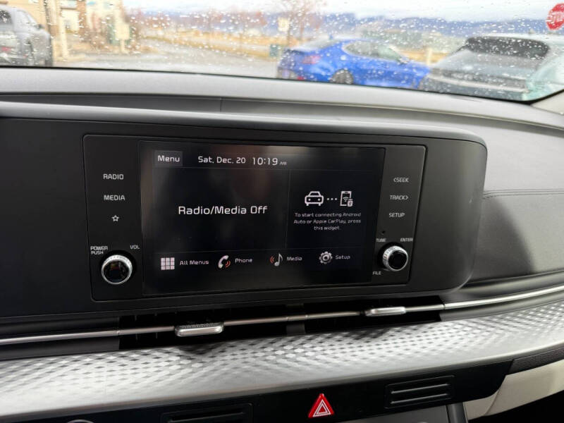 2024 Kia Carnival LX