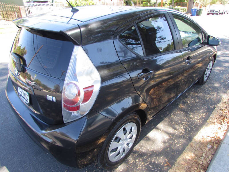 2014 Toyota Prius c Two