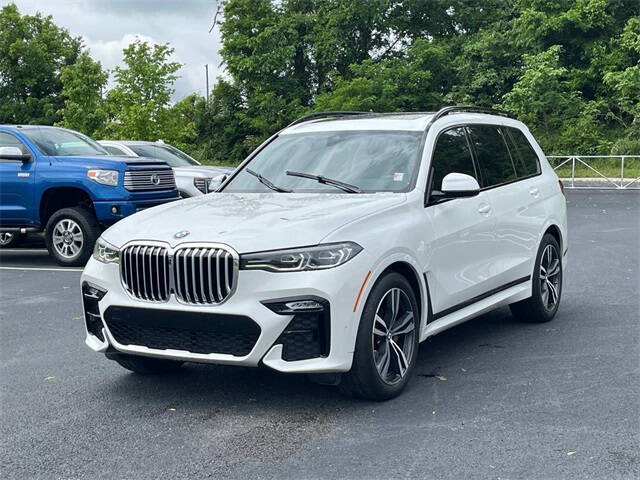 2022 BMW X7 40i's photo