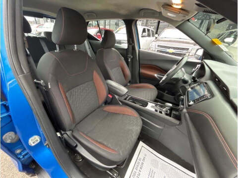 2023 Nissan Kicks SR