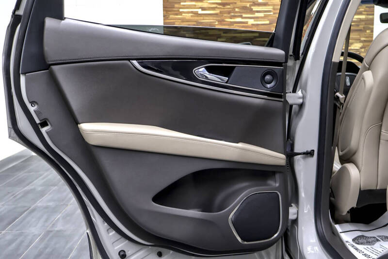 2021 Lincoln Nautilus Reserve