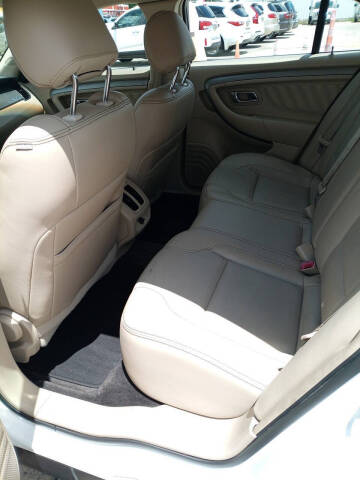 2013 Ford Taurus SEL