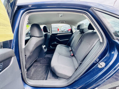 2014 Volkswagen Passat 1.8T S PZEV