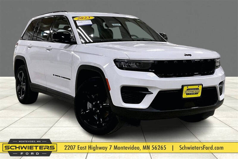 2023 Jeep Grand Cherokee Altitude's photo