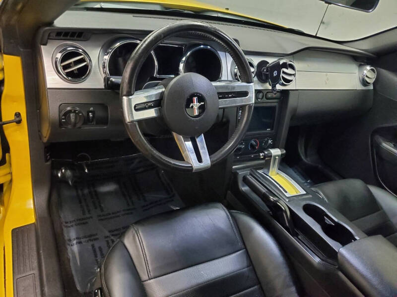 2005 Ford Mustang GT Premium