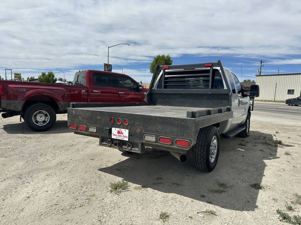 Silver 2011 Ford F-250 Super Duty XLT 2