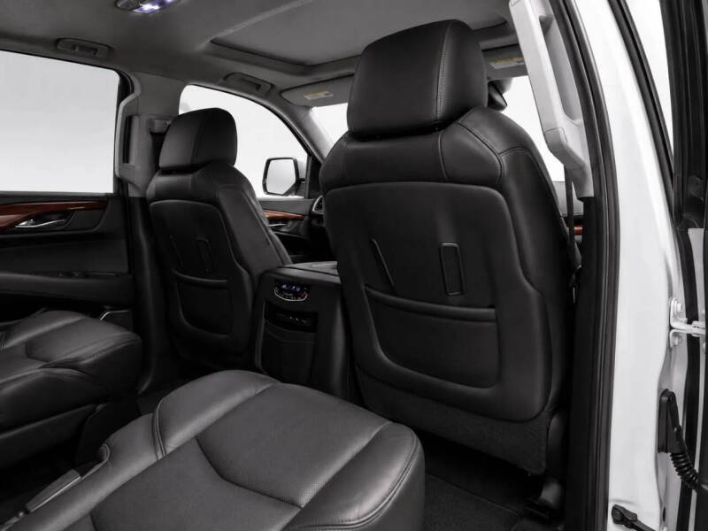 2017 Cadillac Escalade Luxury