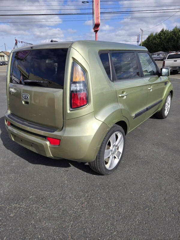 2011 Kia Soul +