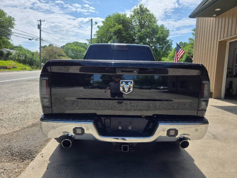 2017 RAM 1500 SLT