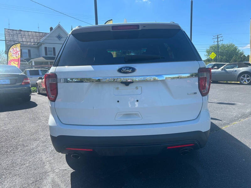 2016 Ford Explorer
