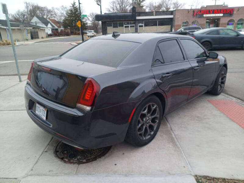 2018 Chrysler 300 Limited
