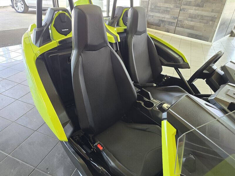 2023 Polaris Slingshot