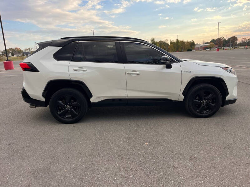 2019 Toyota RAV4 XSE photo 6