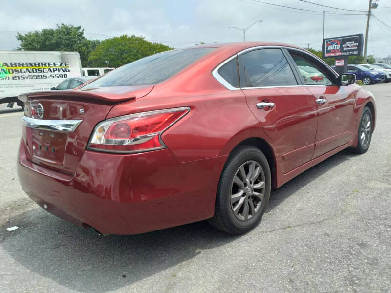 2016 Nissan Altima SV photo 11