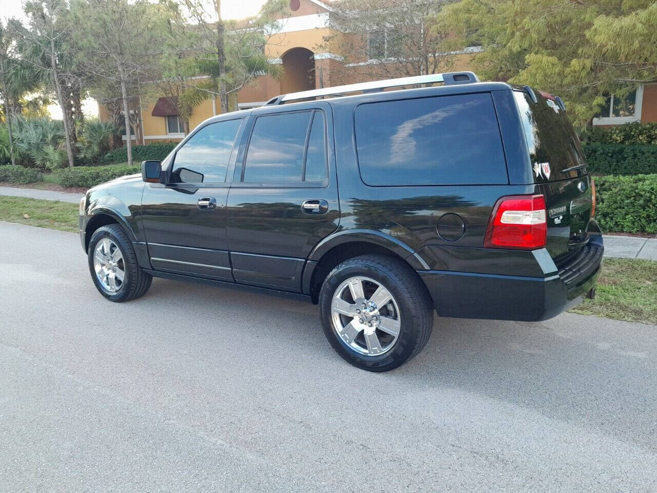2010 FORD Expedition SUV / Crossover - $5,450