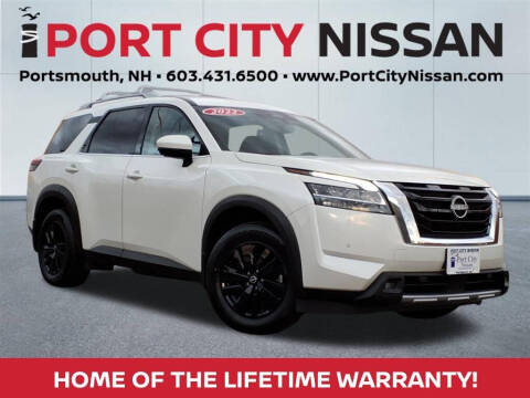 2022 Nissan Pathfinder SL