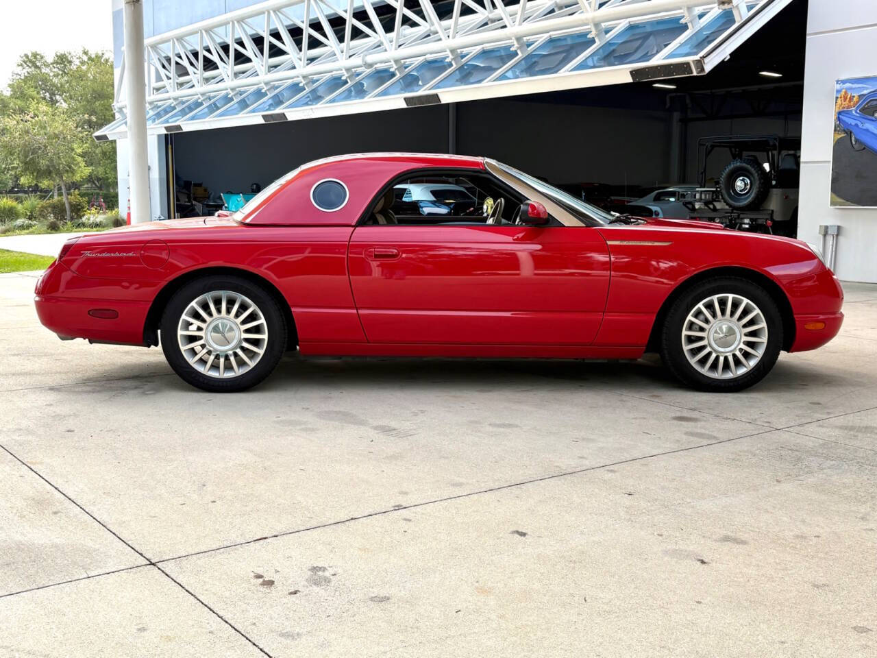 2005 Ford Thunderbird 21