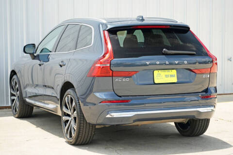 2023 Volvo XC60 B5 Ultimate Bright Theme