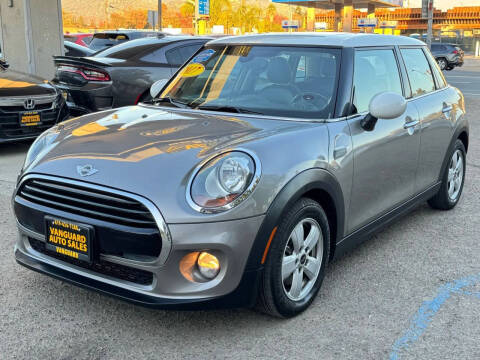 2017 MINI Hardtop 4 Door Cooper