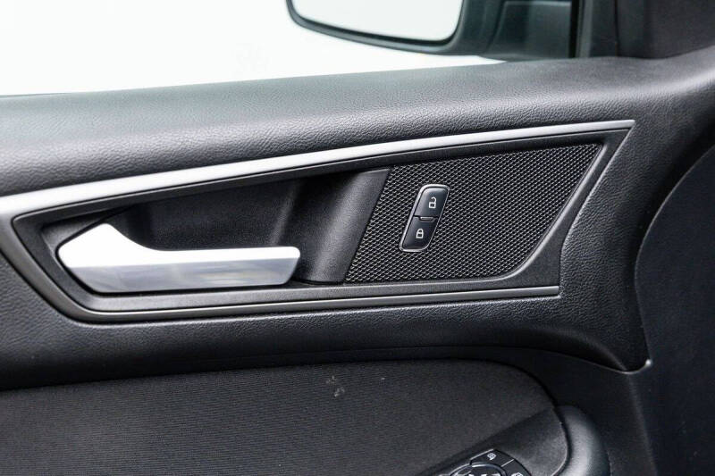 2016 Ford Edge SE
