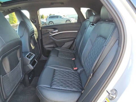 2023 Audi e-tron S quattro Premium Plus