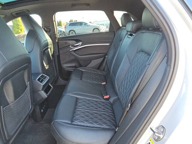 2023 Audi e-tron S quattro Premium Plus