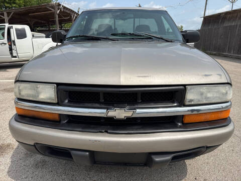 2000 Chevrolet S-10 LS