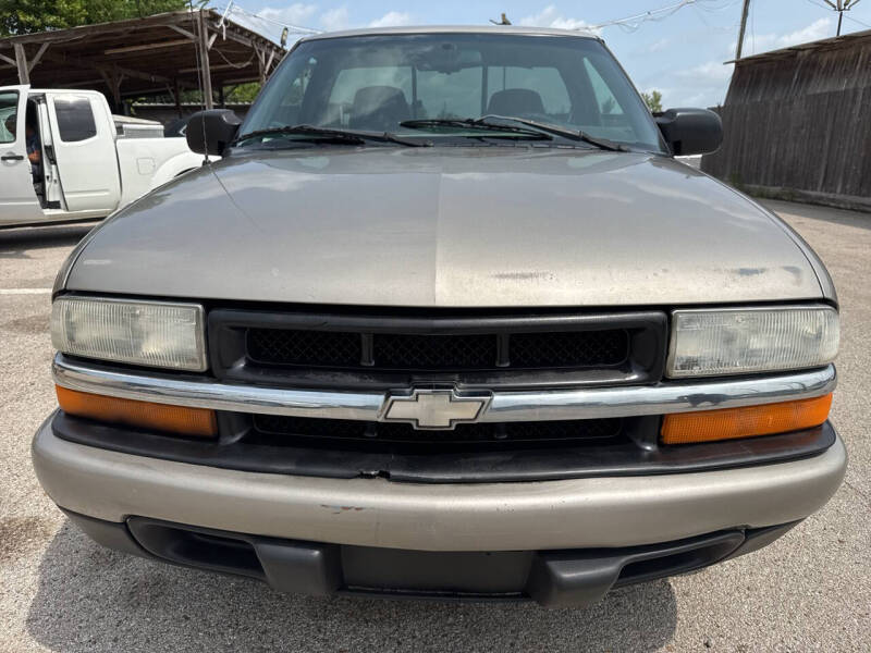 2000 Chevrolet S-10 LS