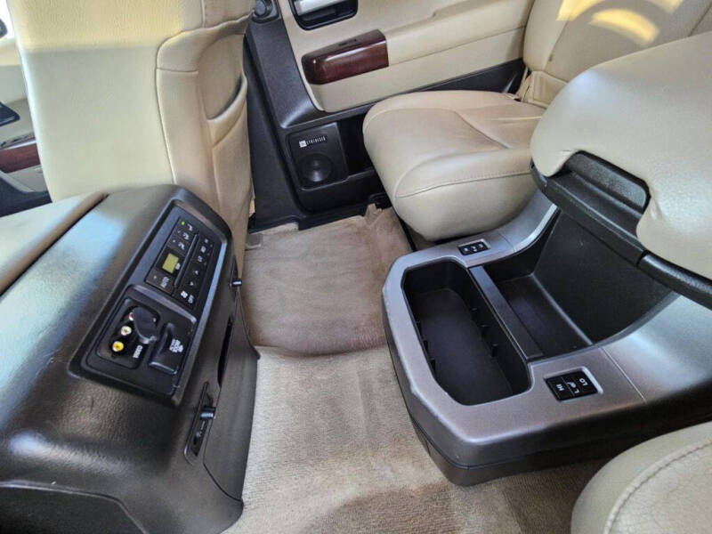 2011 Toyota Sequoia Platinum