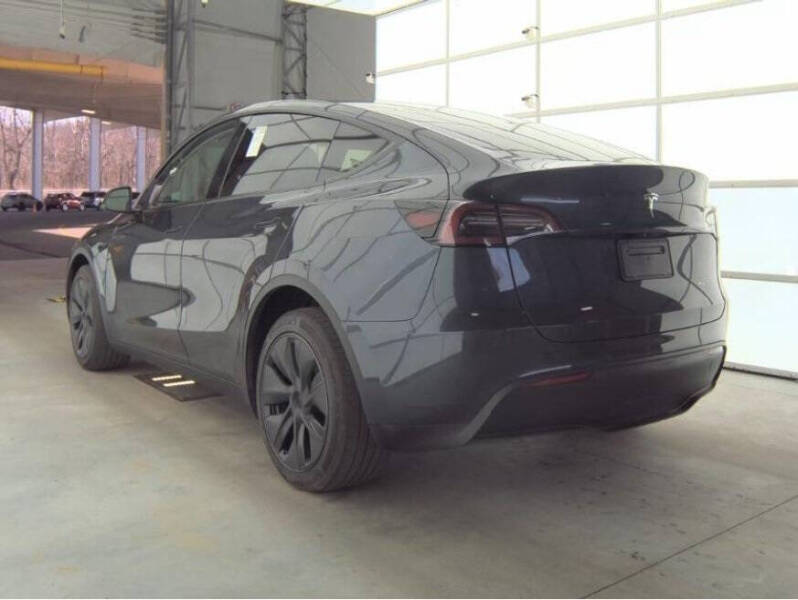 2025 Tesla Model Y Long Range