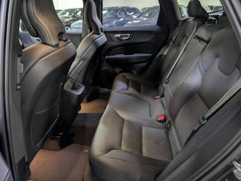 2025 Volvo XC60 B5 Plus Dark Theme