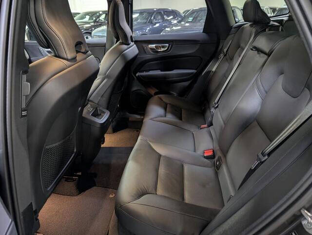 2025 Volvo XC60 B5 Plus Dark Theme