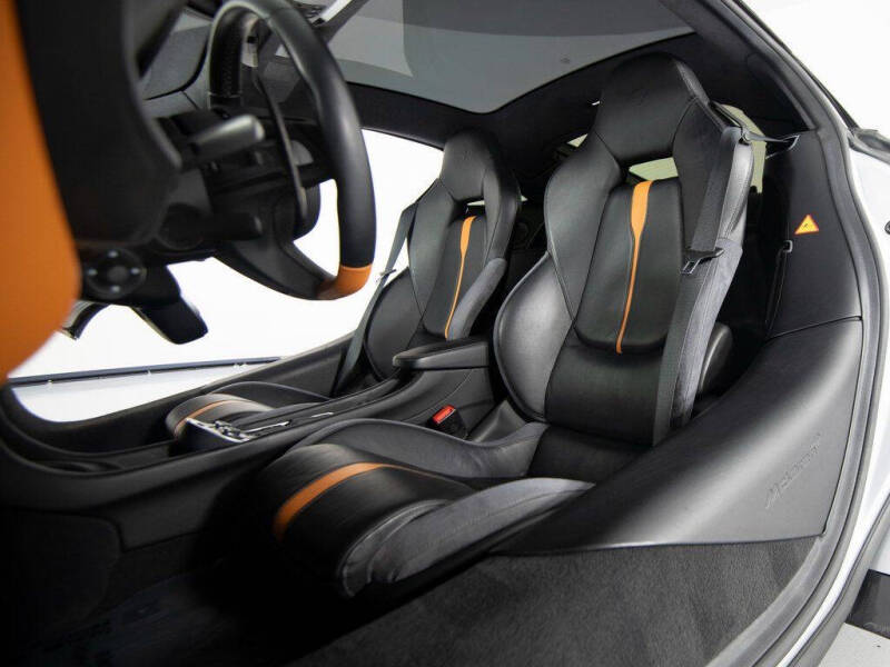 2017 McLaren 570GT