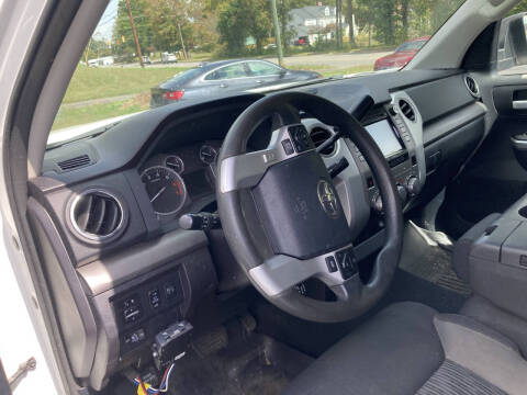 2014 Toyota Tundra SR5